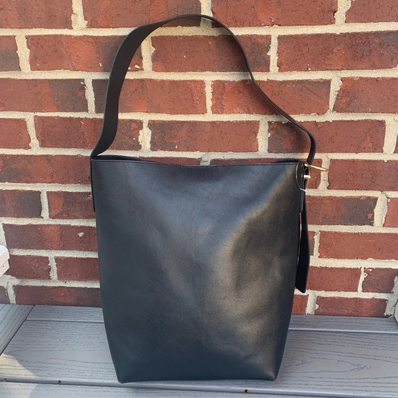 Madewell The Essential Bucket Tote - Picture 1 of 13
